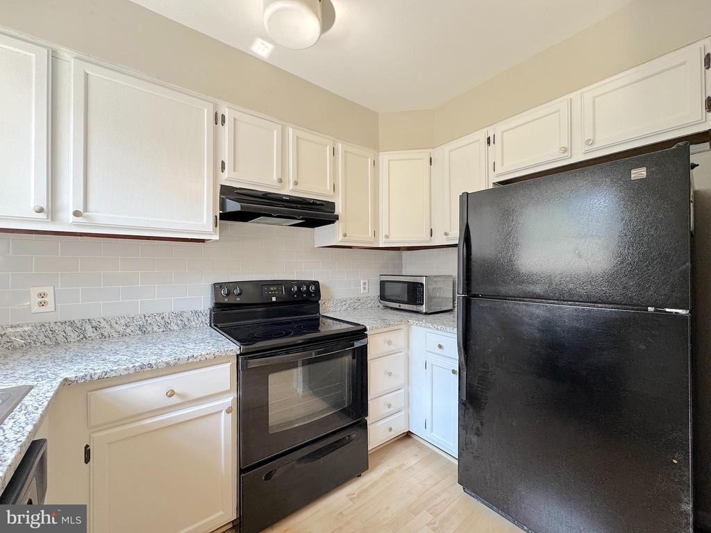 2509 S Walter Reed Drive - Photo 5