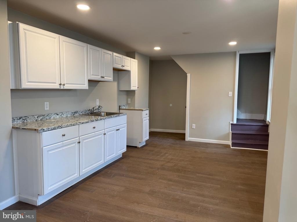 231 Roosevelt Avenue - Photo 5