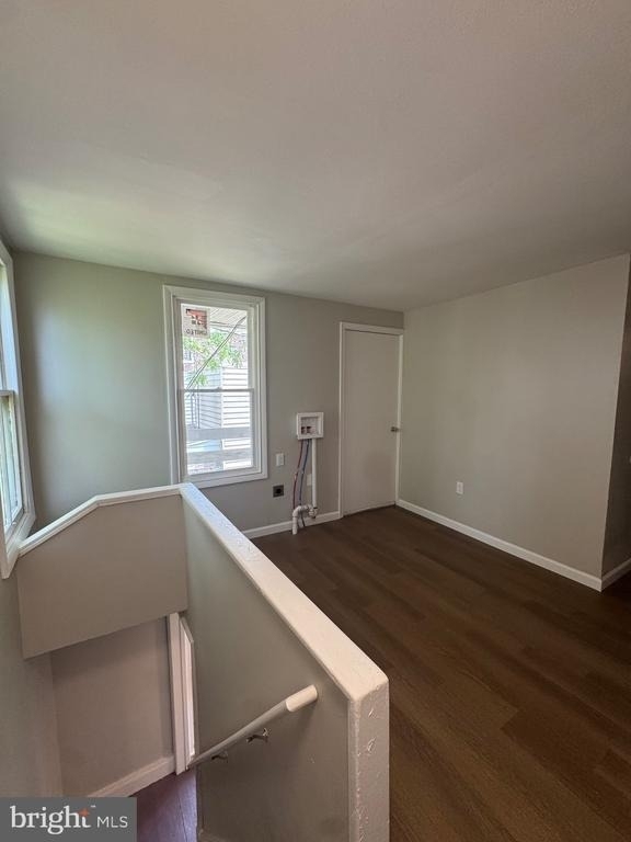 231 Roosevelt Avenue - Photo 9