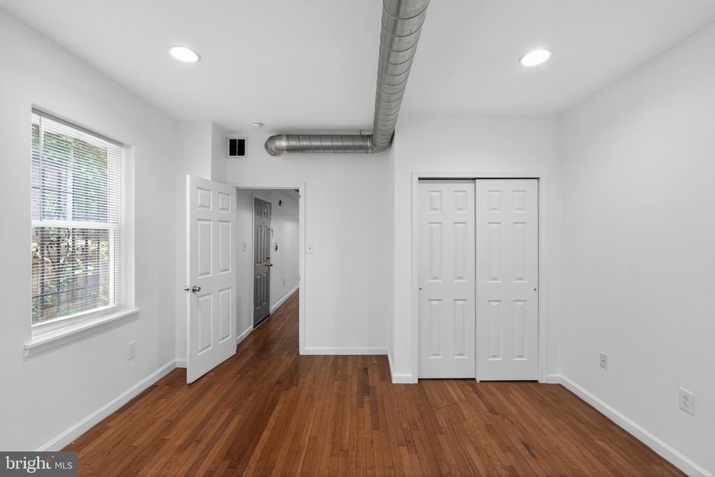 1729 W Master Street - Photo 9