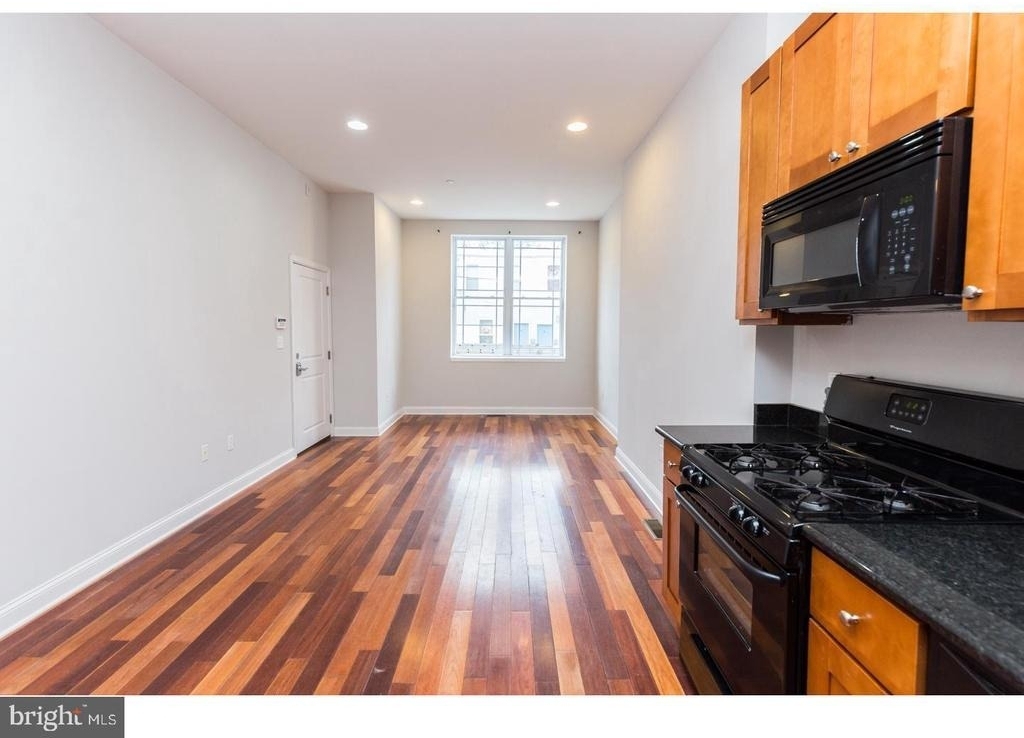 931 N 19th Street - Photo 1