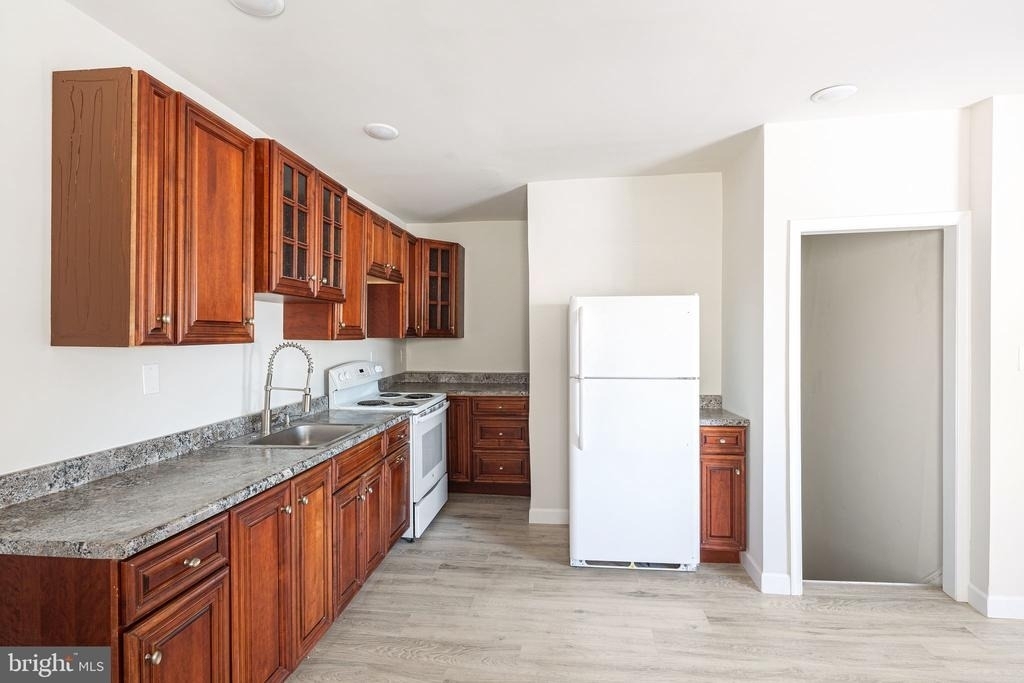 702 E Chelten Avenue - Photo 1