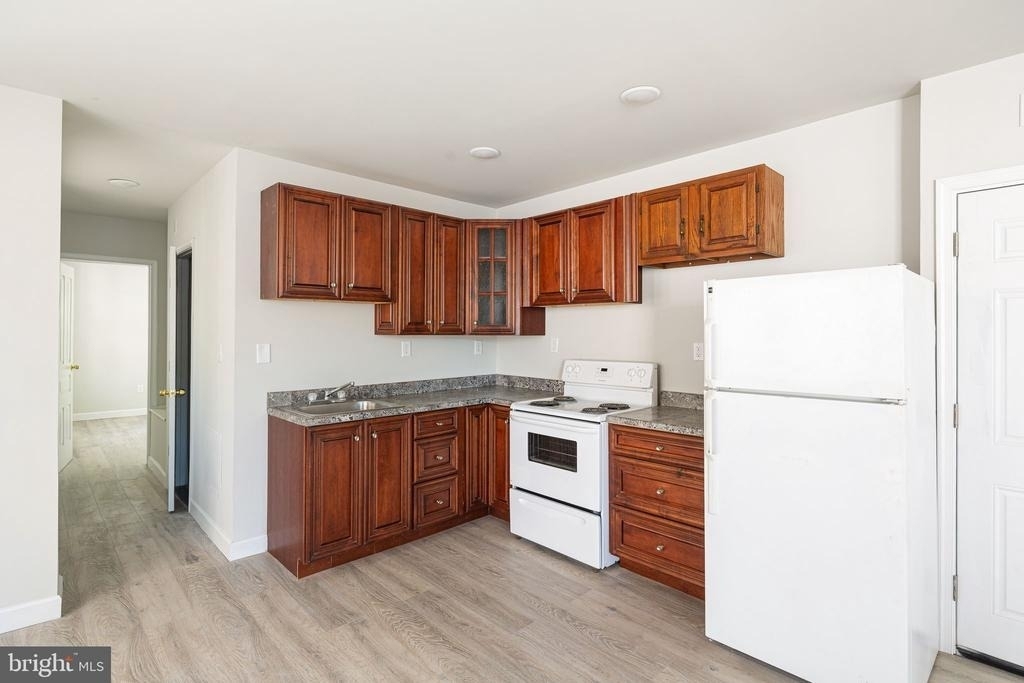 702 E Chelten Avenue - Photo 6