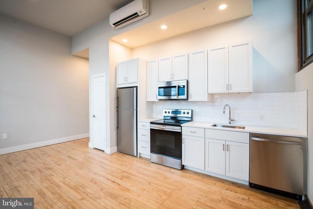 1300 S 19th Street - Photo 0