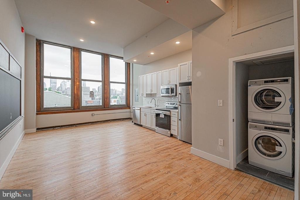 1300 S 19th Street - Photo 1