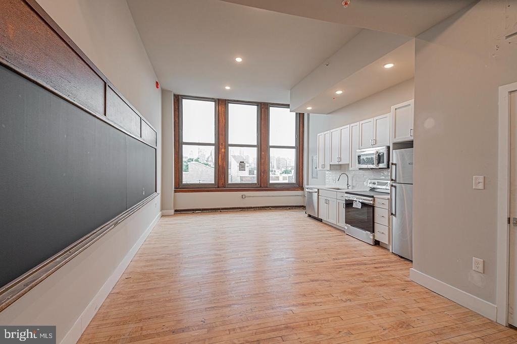 1300 S 19th Street - Photo 0