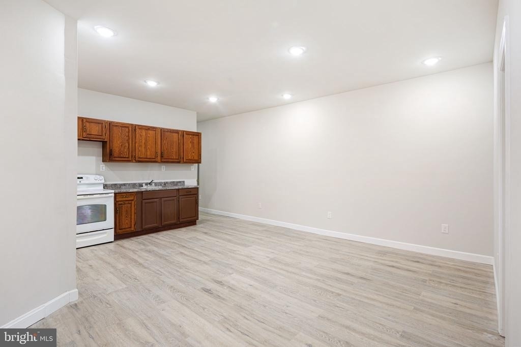 702 E Chelten Avenue - Photo 3
