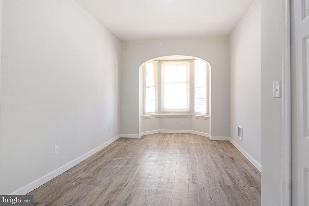 702 E Chelten Avenue - Photo 4