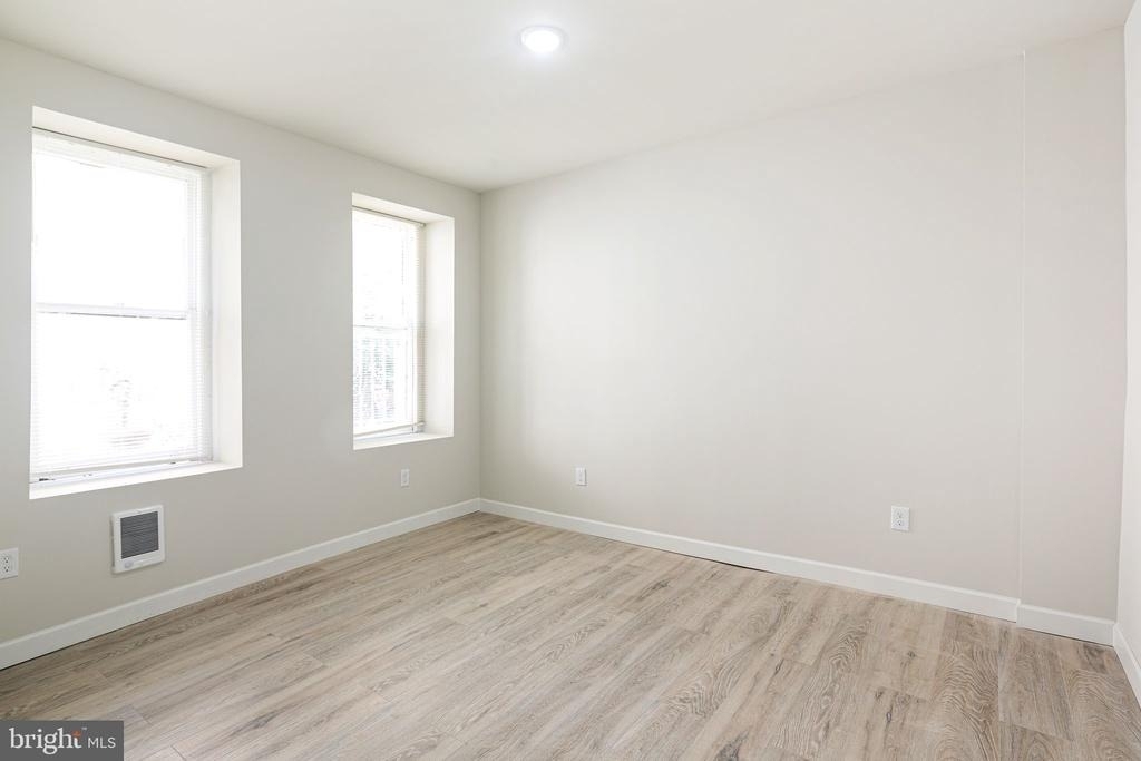 702 E Chelten Avenue - Photo 9