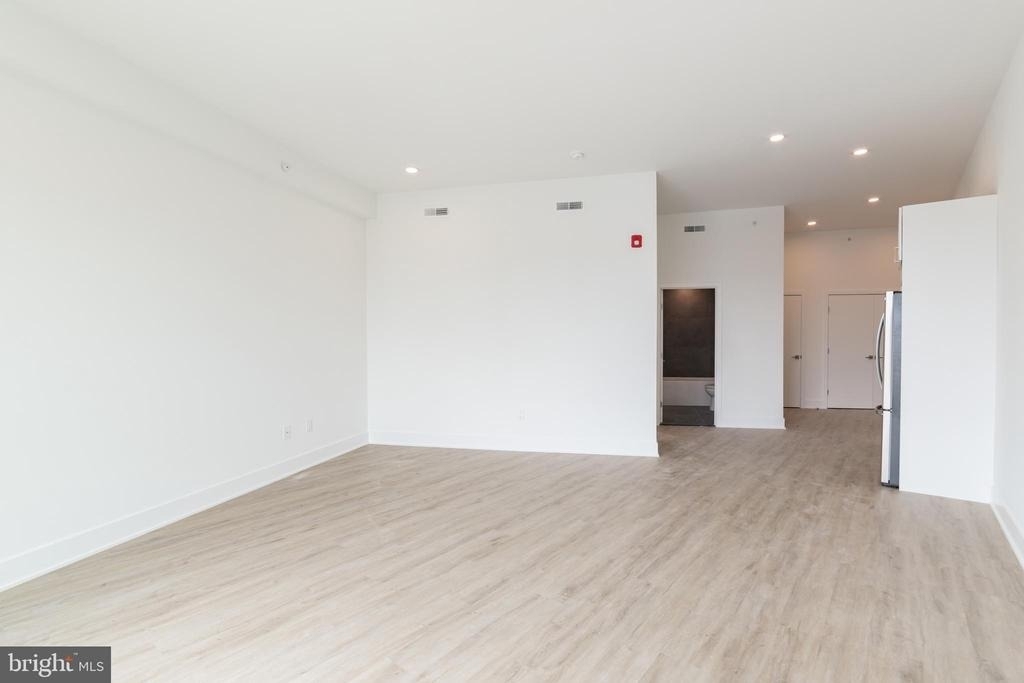 1622 Point Breeze Avenue - Photo 5