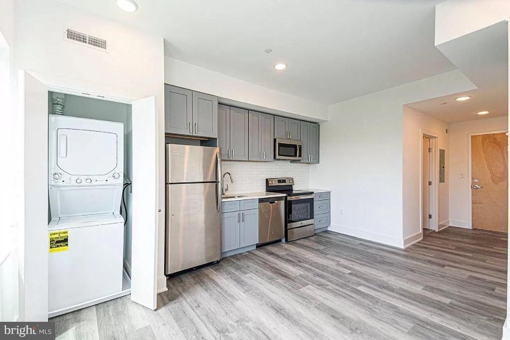 1524 South Street - Photo 1