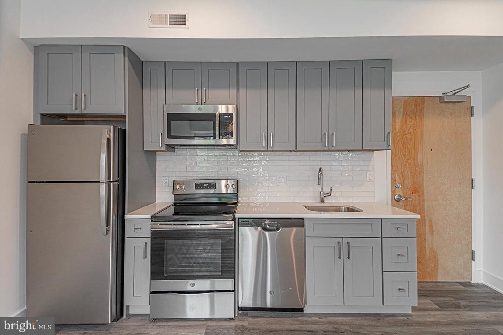1524 South Street - Photo 4