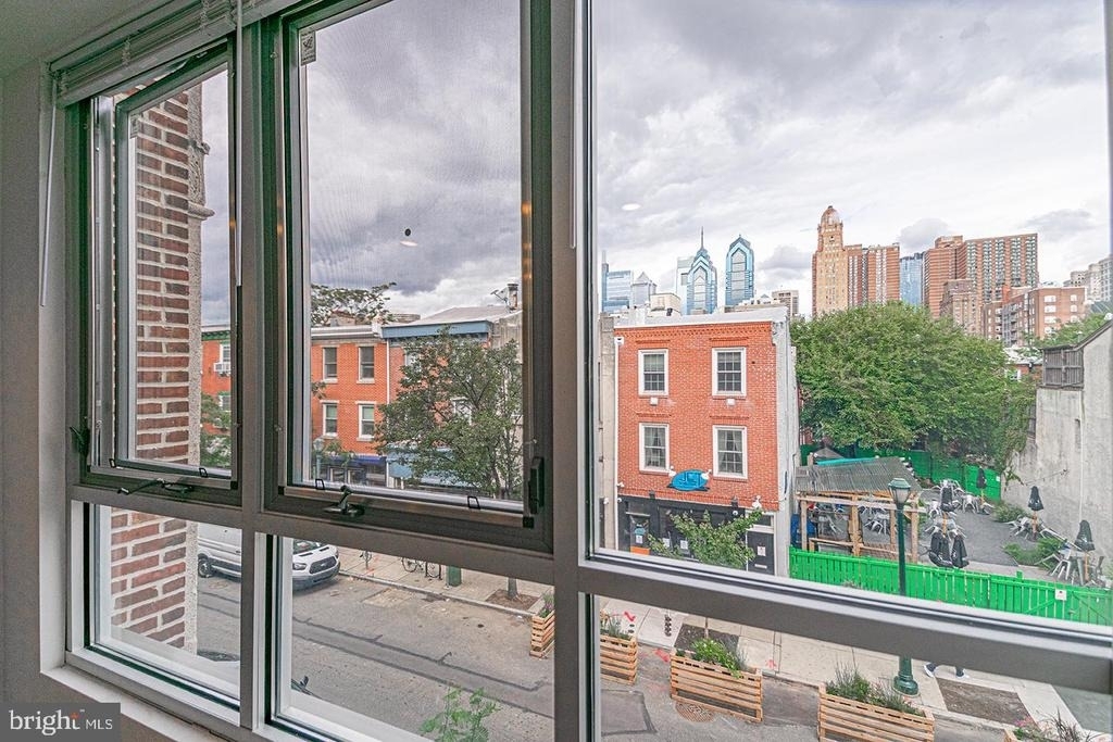 1524 South Street - Photo 3
