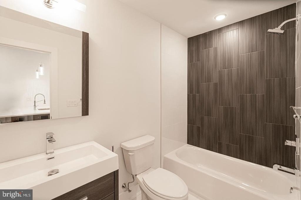 2623 Christian Street - Photo 4