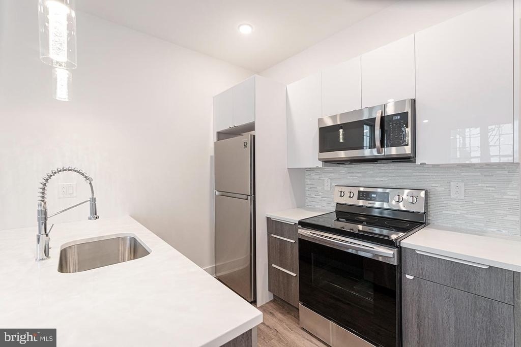 2623 Christian Street - Photo 2