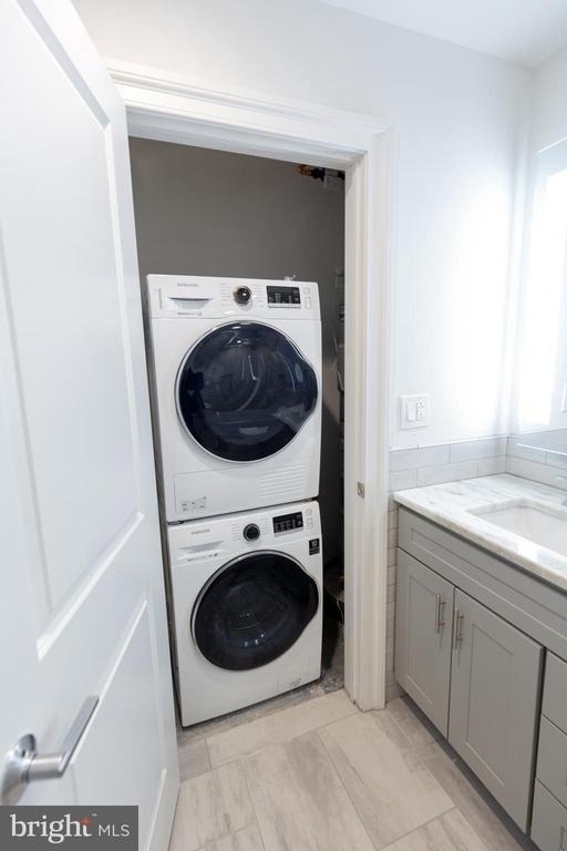 1411-1 Walnut Street - Photo 24