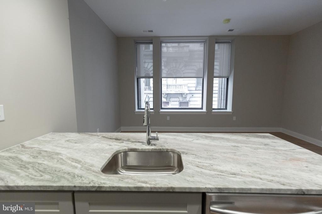 1411-1 Walnut Street - Photo 8
