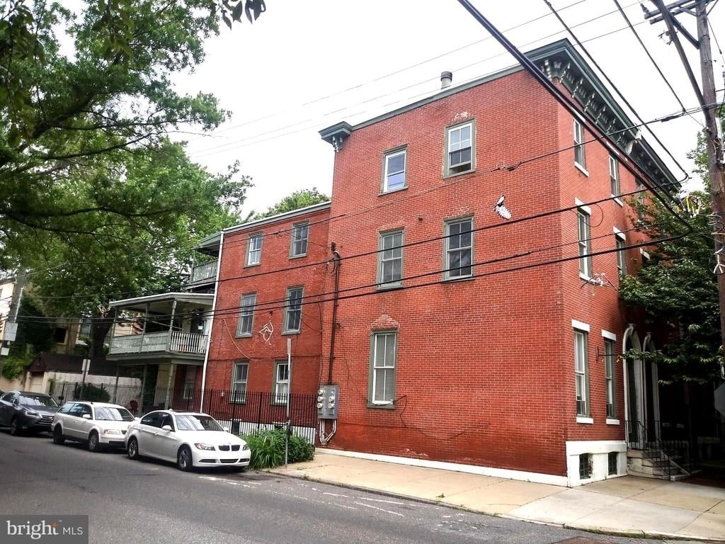 2043 Mount Vernon Street - Photo 0