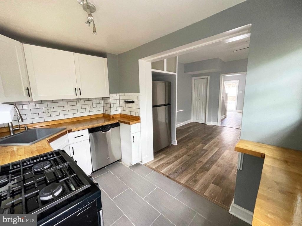 3092 Memphis Street - Photo 6