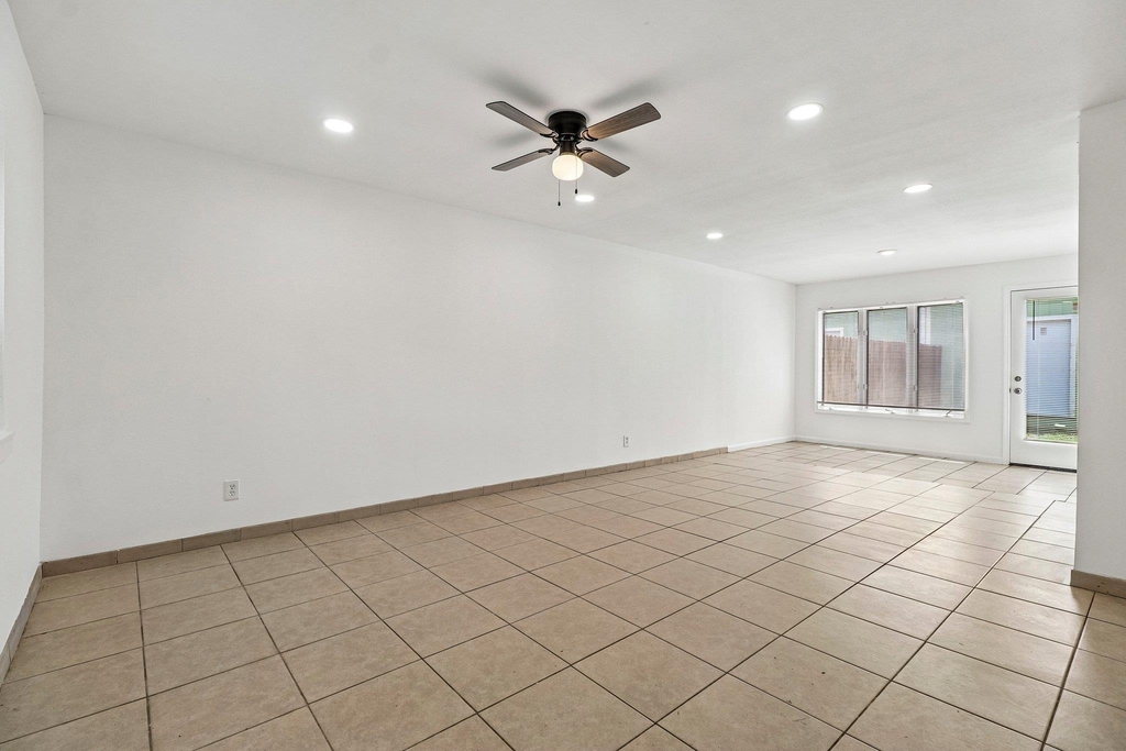 5809 Coventry Ln - Photo 5