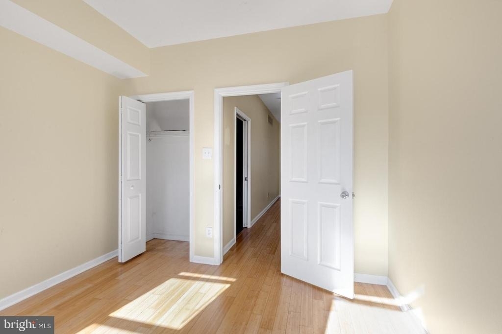 2476 Emerald Street - Photo 16