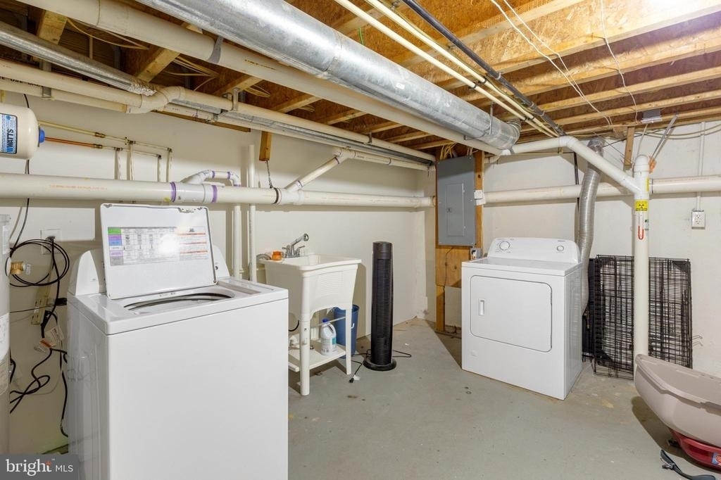 2476 Emerald Street - Photo 9