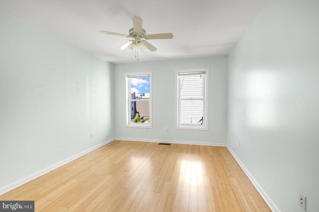 2476 Emerald Street - Photo 17