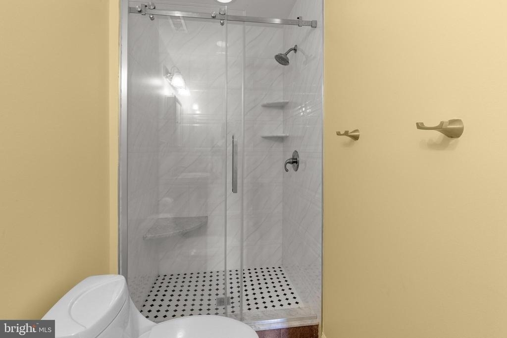 2476 Emerald Street - Photo 14