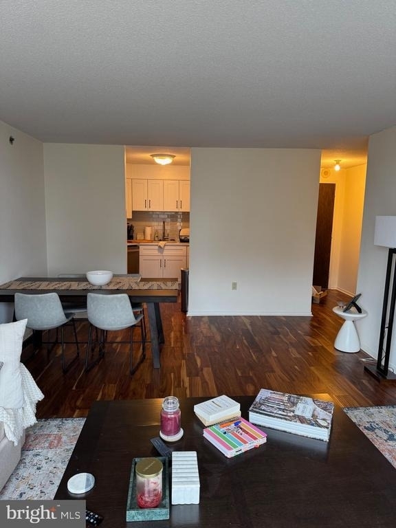2020 Walnut Street - Photo 5