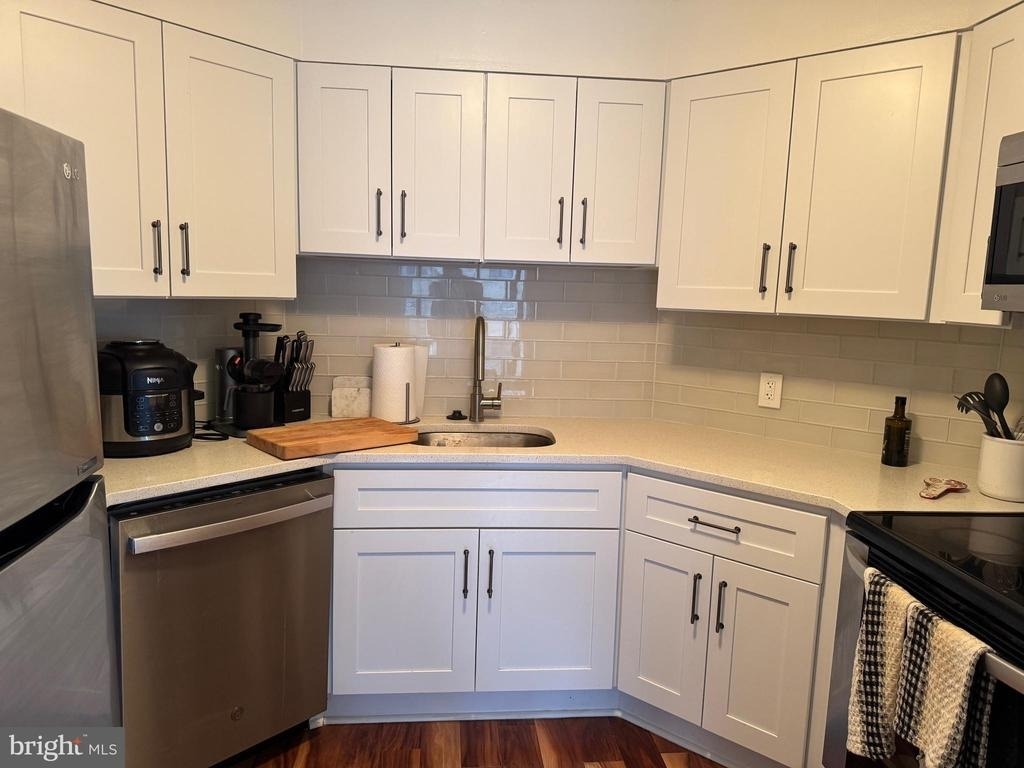 2020 Walnut Street - Photo 8