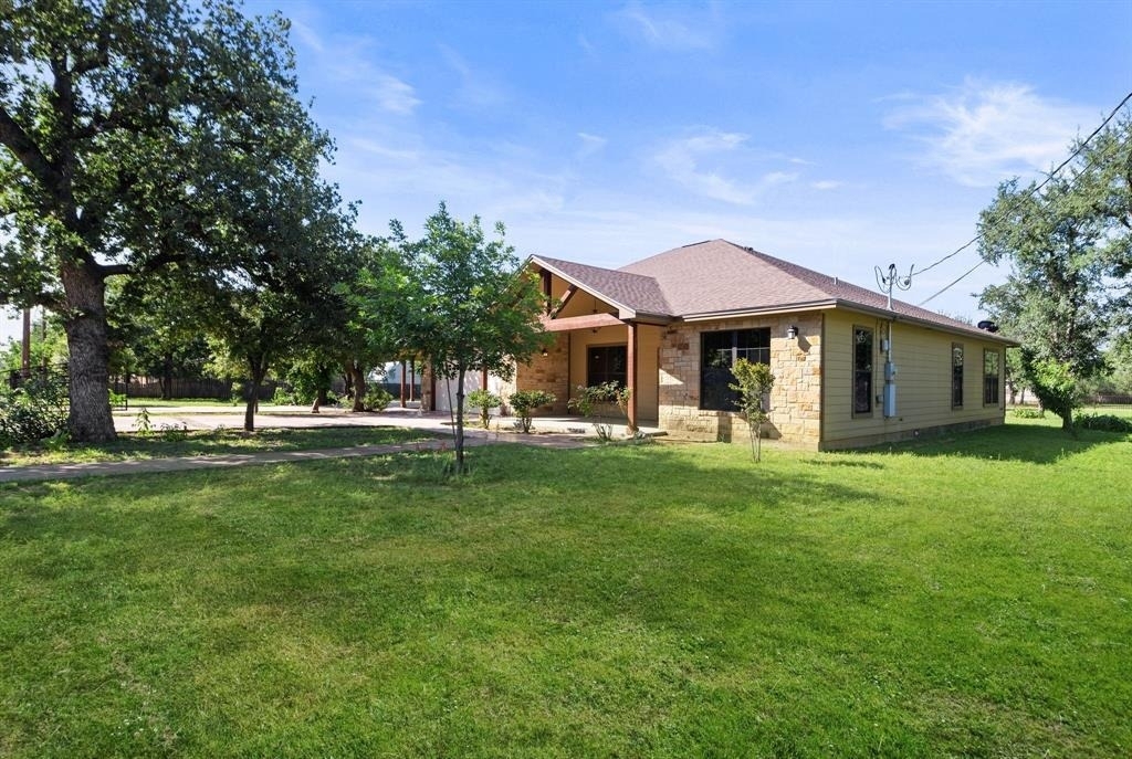 1404 Kings Valley Dr - Photo 2