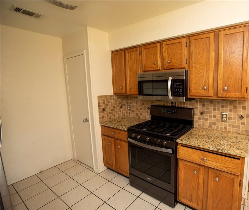4913 Wing Rd - Photo 5