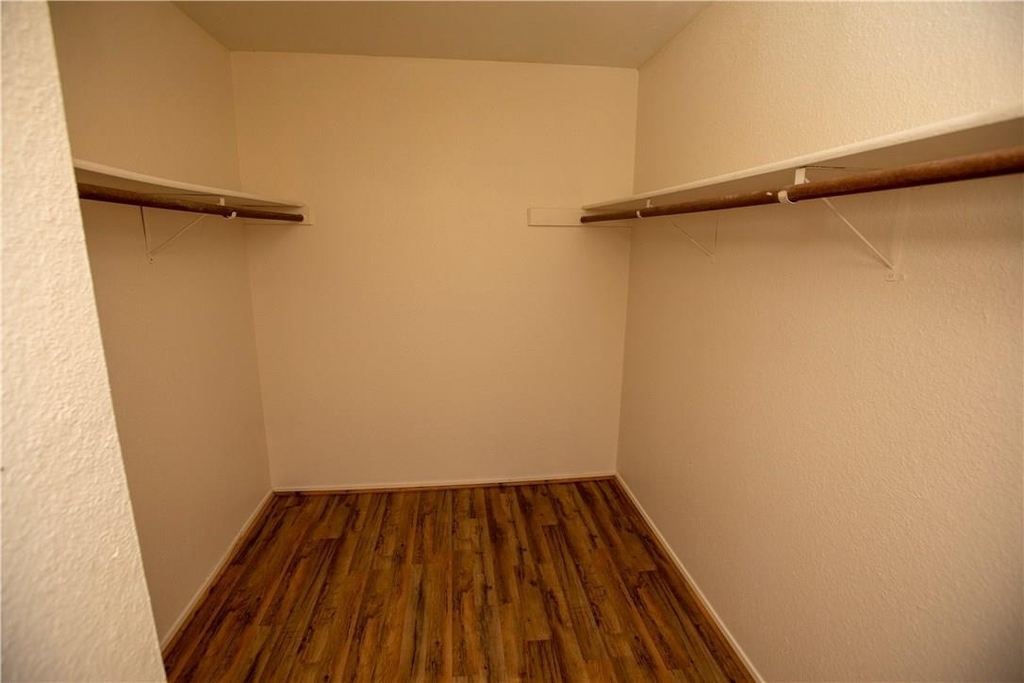 4913 Wing Rd - Photo 13