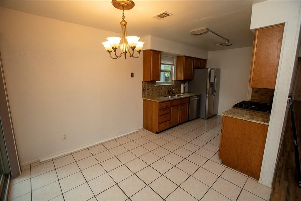 4913 Wing Rd - Photo 8