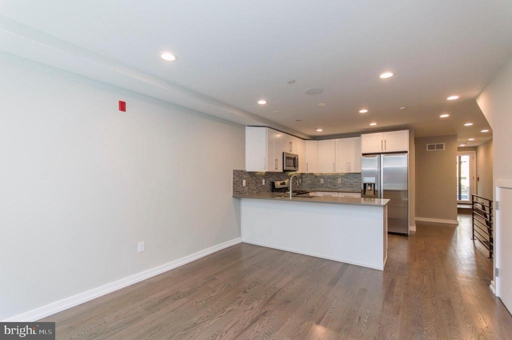 1703 Bainbridge Street - Photo 6