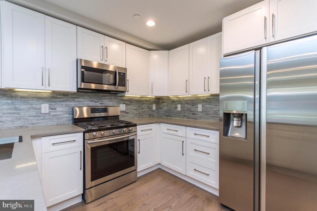 1703 Bainbridge Street - Photo 2