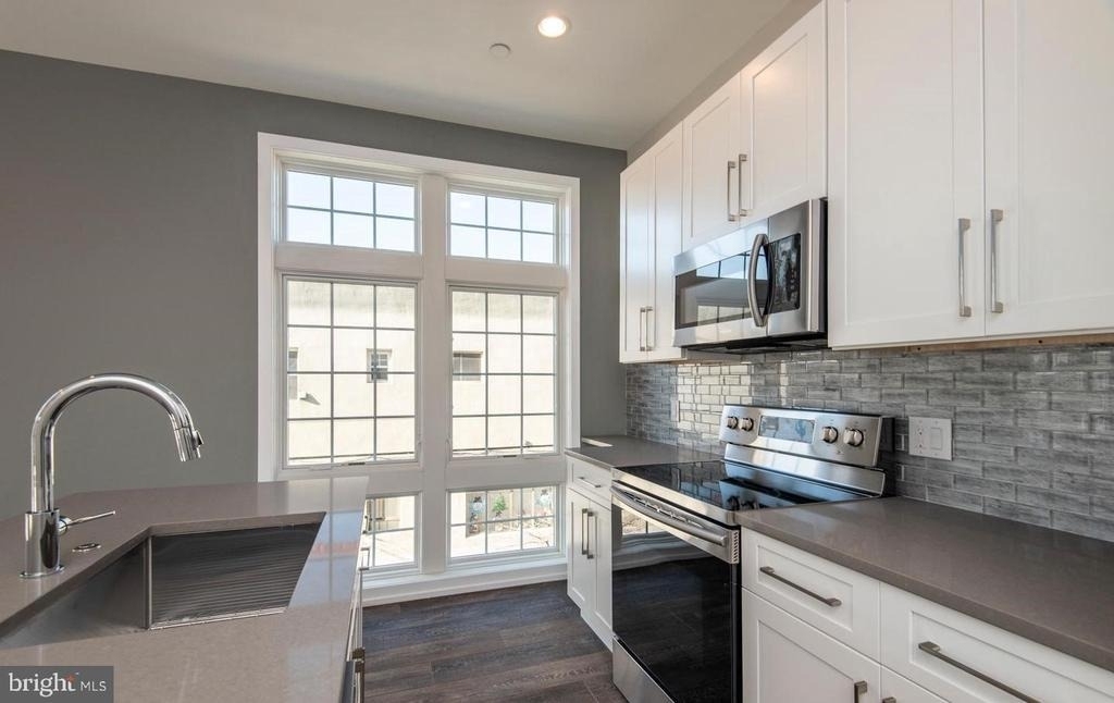 1340 S 13th Street - Photo 2
