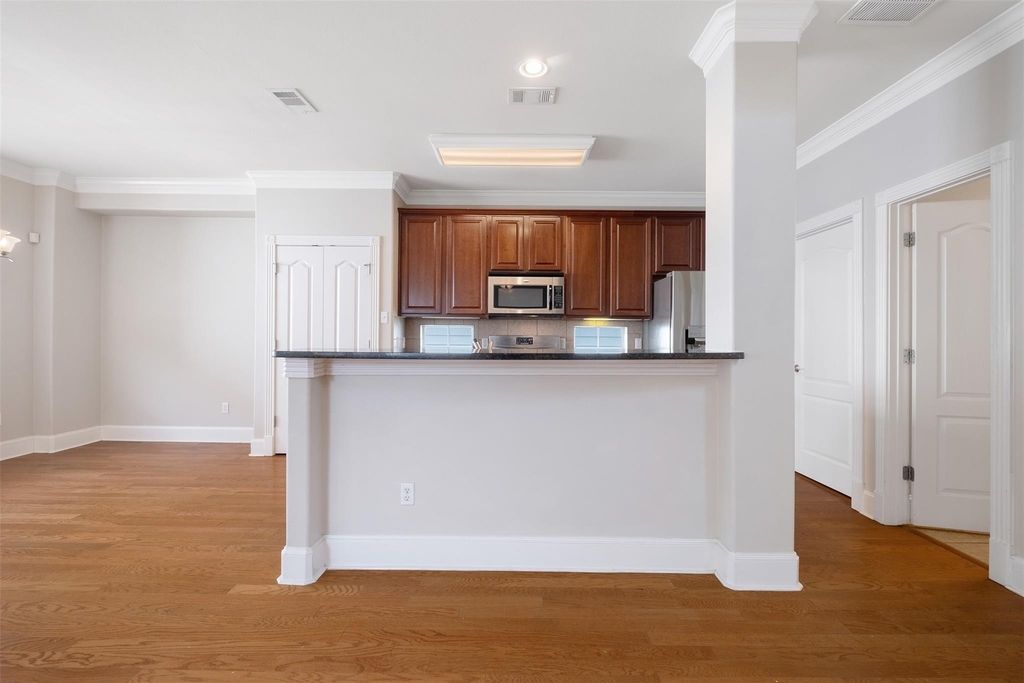 6715 Windrift Way - Photo 9