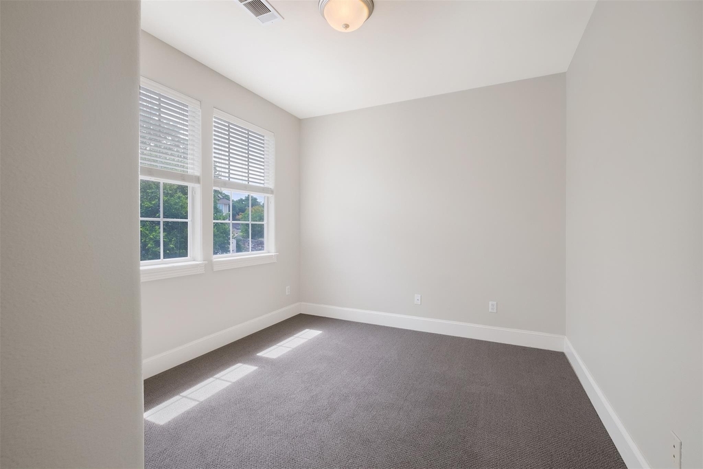 6715 Windrift Way - Photo 20