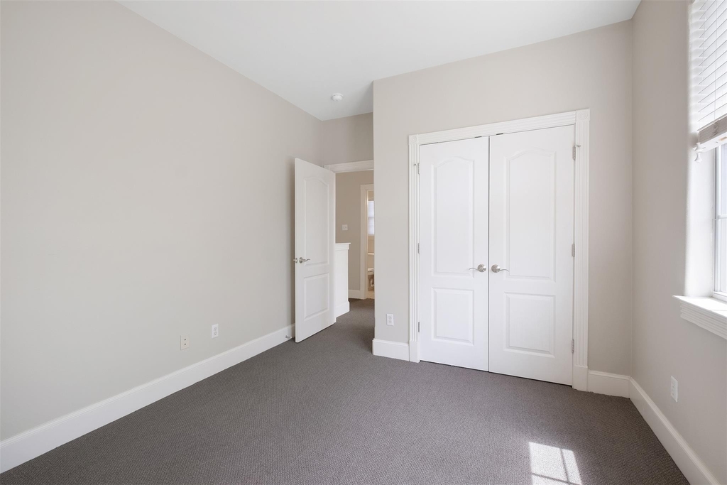 6715 Windrift Way - Photo 21