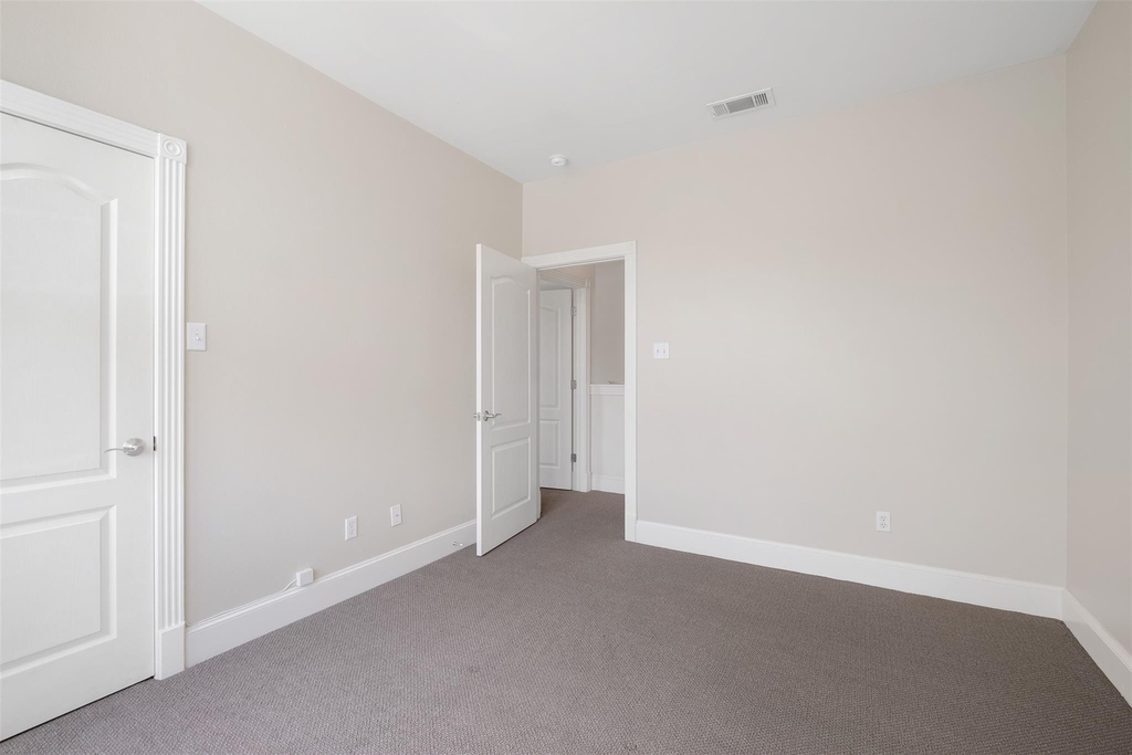 6715 Windrift Way - Photo 19
