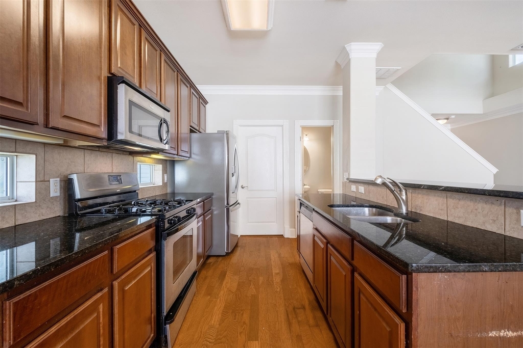 6715 Windrift Way - Photo 6