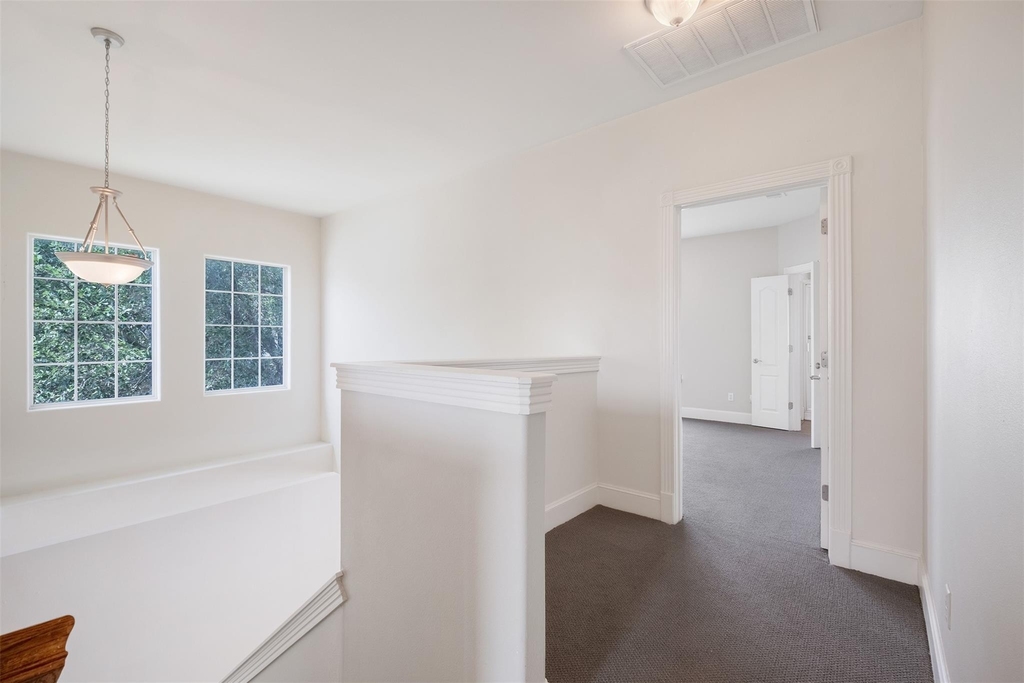 6715 Windrift Way - Photo 16