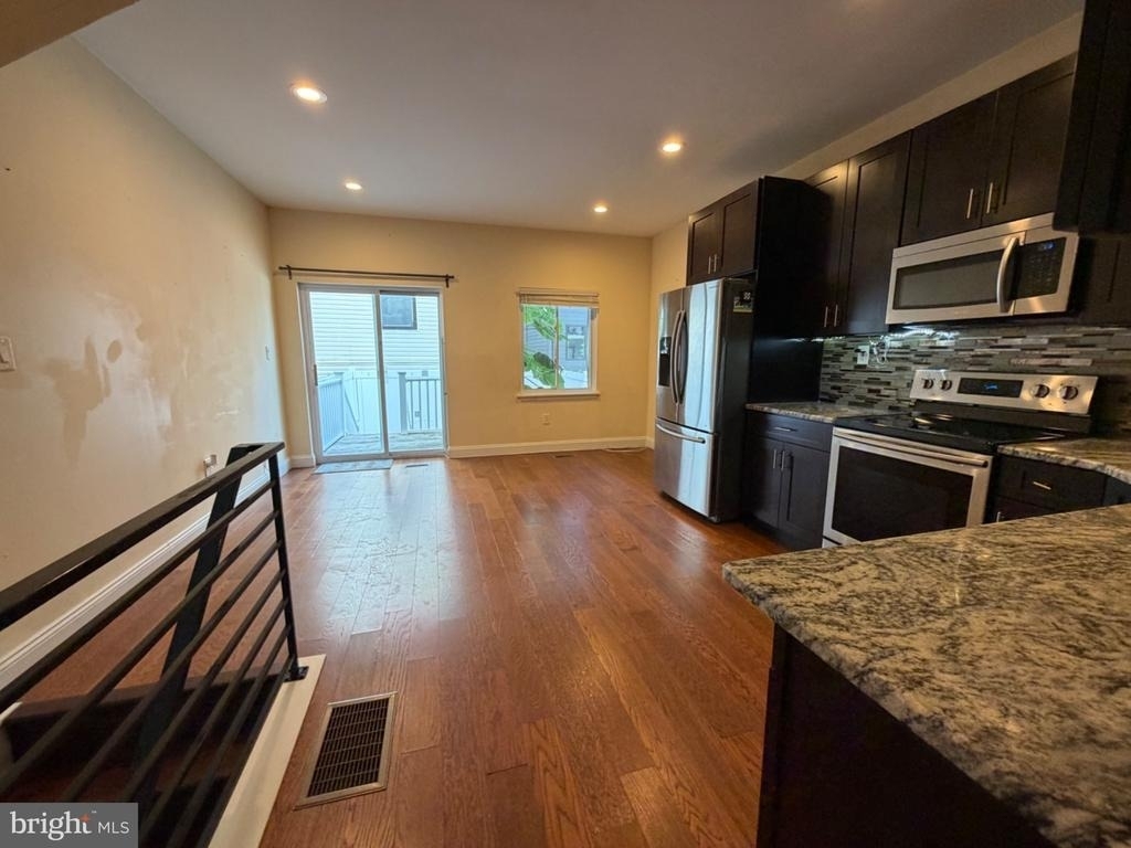 1614 Cambridge Street - Photo 4