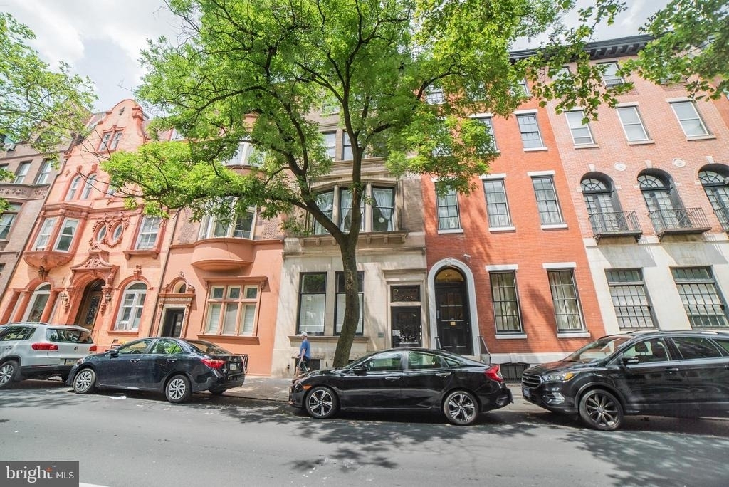 1919 Spruce Street - Photo 15