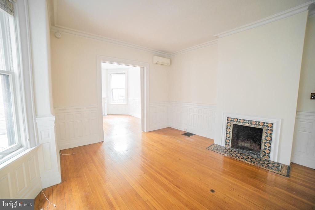 1919 Spruce Street - Photo 4
