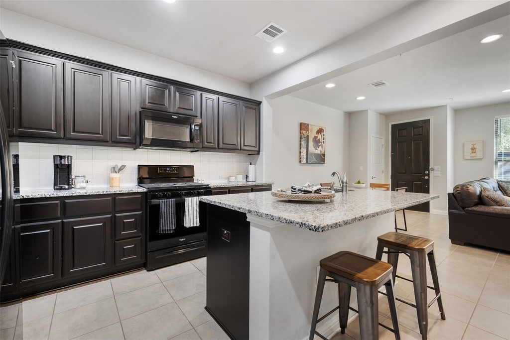 13800 Lyndhurst St - Photo 14