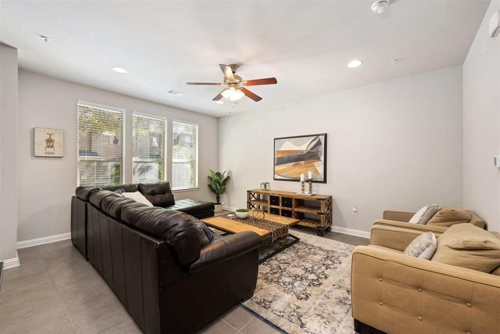 13800 Lyndhurst St - Photo 8
