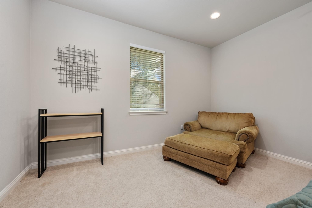 13800 Lyndhurst St - Photo 18