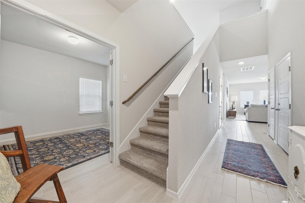 641 Running Creek Dr - Photo 5